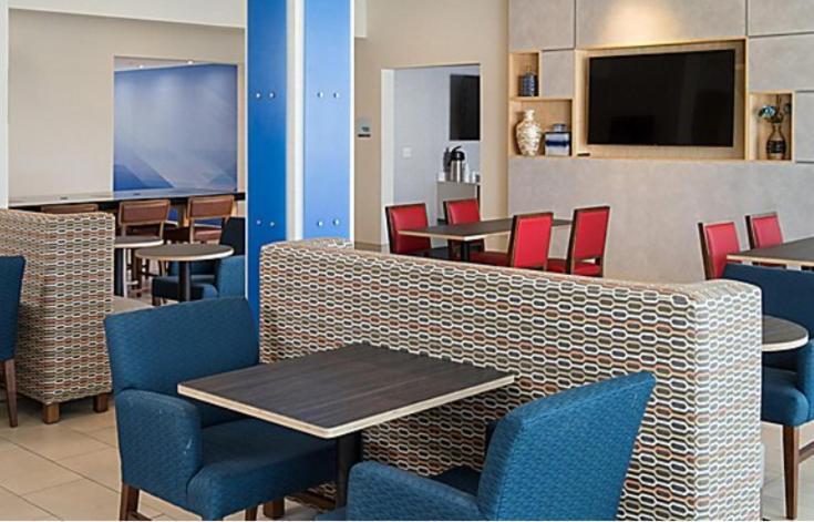 Holiday Inn Express Visalia-Sequoia Gateway Area By Ihg Exterior foto